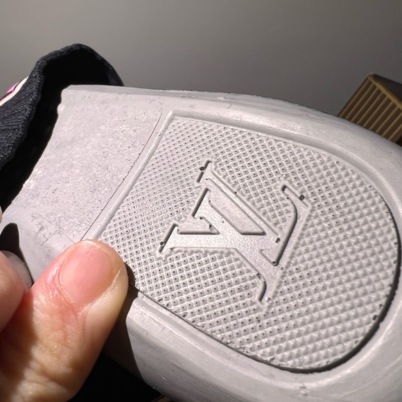 LOUIS VUITTON MONTANT AFTERGAME CLOTH TRAINERS - Picture 8 of 11